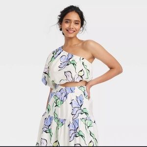 A New Day Floral Top size M